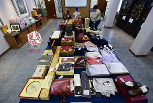 武汉进行公务员上缴物品拍卖会 最贵金表11.7万
